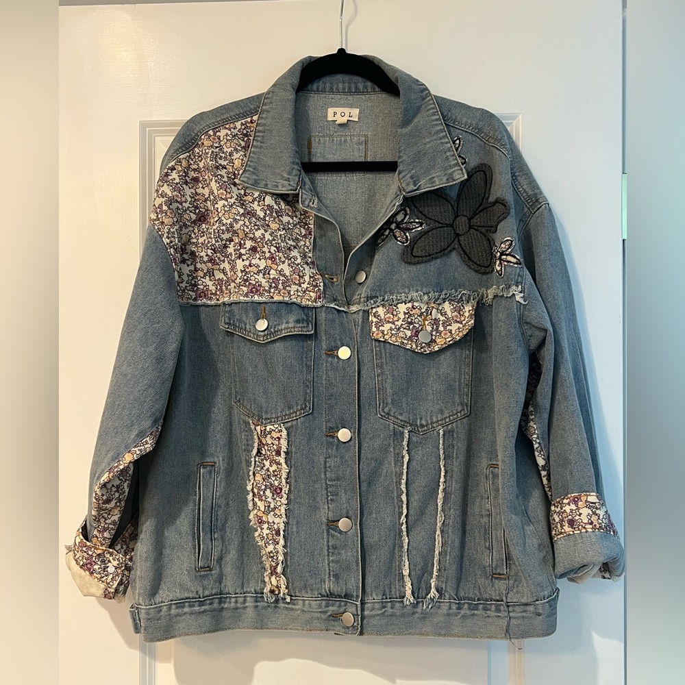 POL Women's Blue Floral Patchwork Denim Jacket